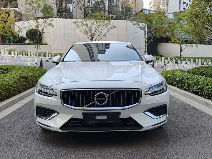 Фото 2 - Volvo S60