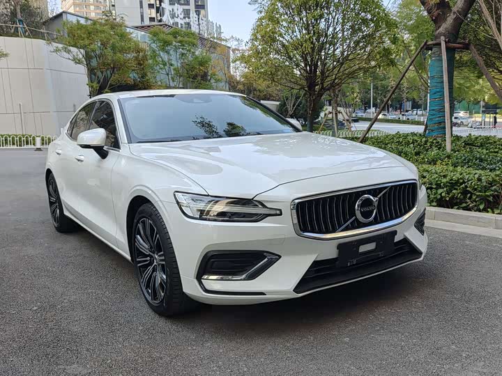 Фото 3 - Volvo S60