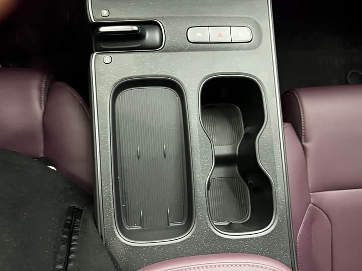 Фото 10 - Nio ET5T