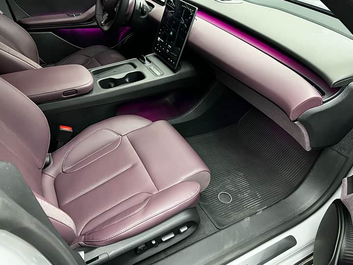 Фото 11 - Nio ET5T