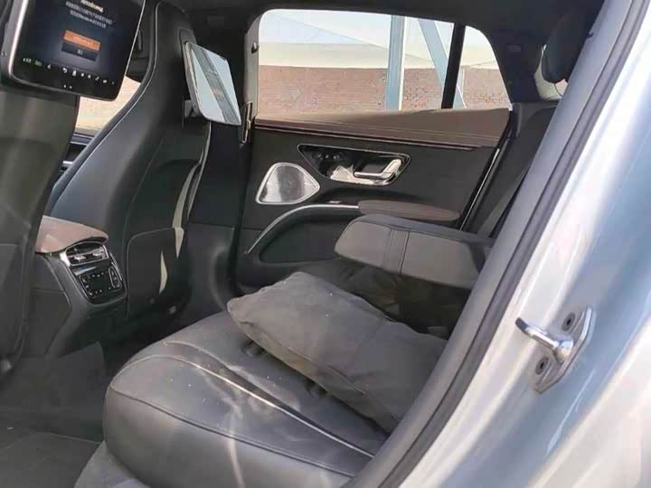 Фото 13 - Mercedes-Benz EQS AMG