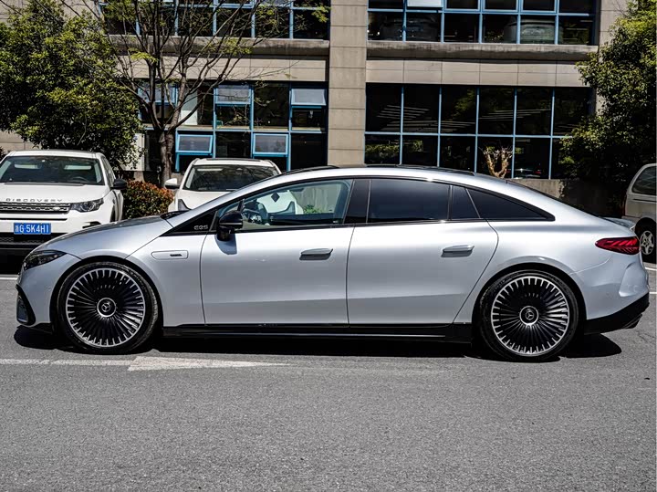 Фото 4 - Mercedes-Benz EQS AMG