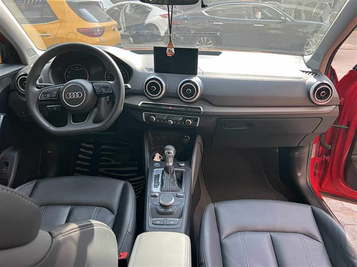 Фото 6 - Audi Q2L