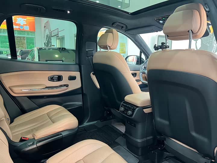 Фото 21 - Nio ES8