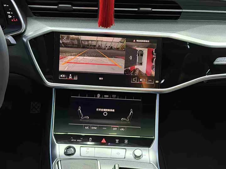 Фото 13 - Audi A6L