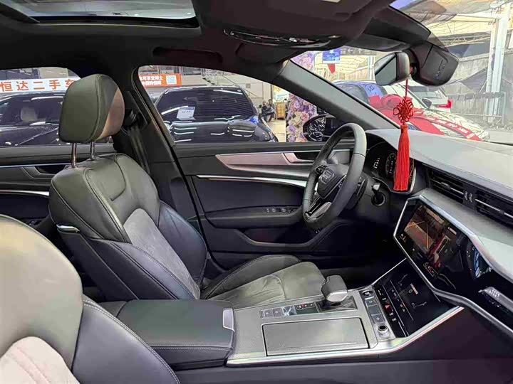 Фото 20 - Audi A6L