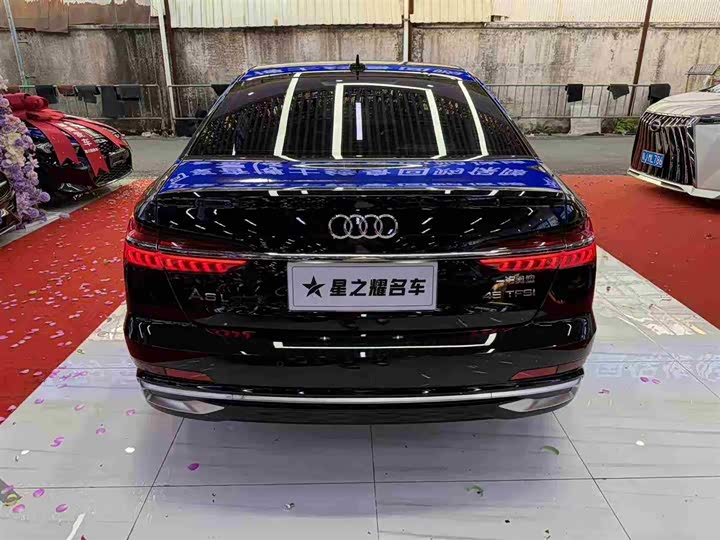 Фото 5 - Audi A6L