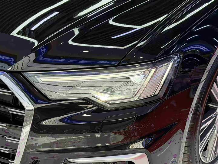 Фото 7 - Audi A6L