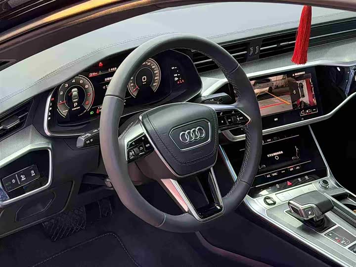 Фото 9 - Audi A6L