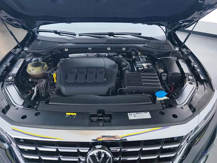 Фото 10 - Volkswagen Passat