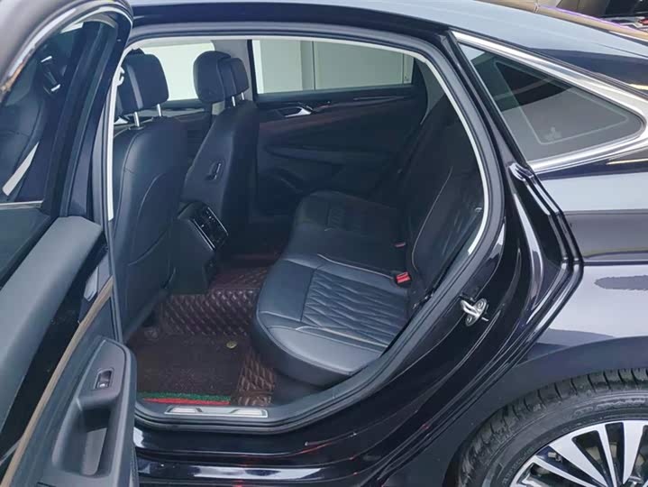 Фото 11 - Volkswagen Passat