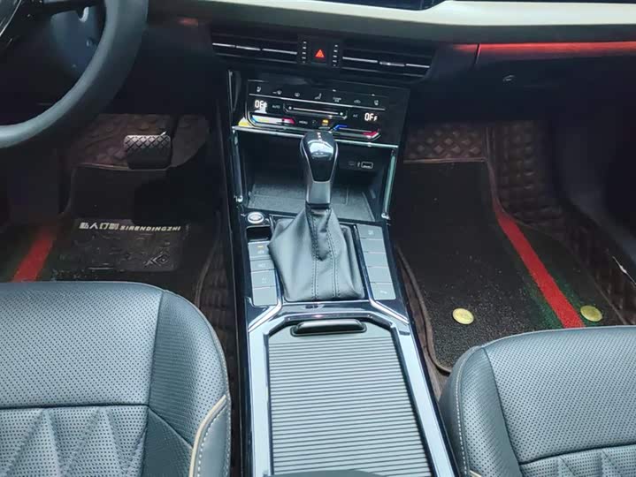 Фото 16 - Volkswagen Passat