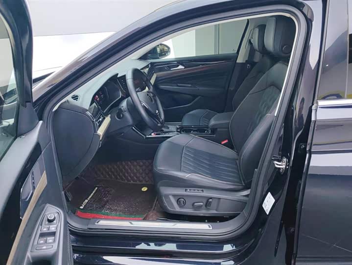 Фото 9 - Volkswagen Passat