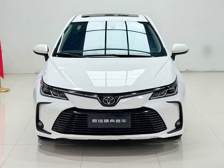 Фото 2 - Toyota Corolla