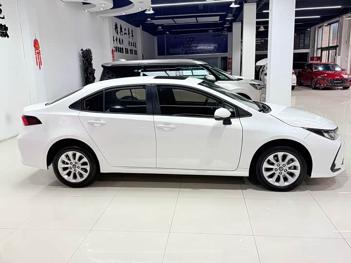 Фото 4 - Toyota Corolla