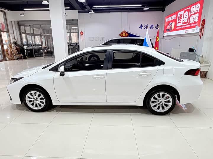 Фото 5 - Toyota Corolla