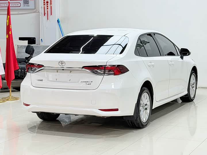 Фото 7 - Toyota Corolla