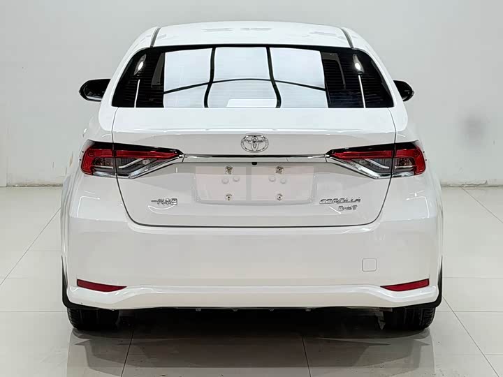 Фото 8 - Toyota Corolla