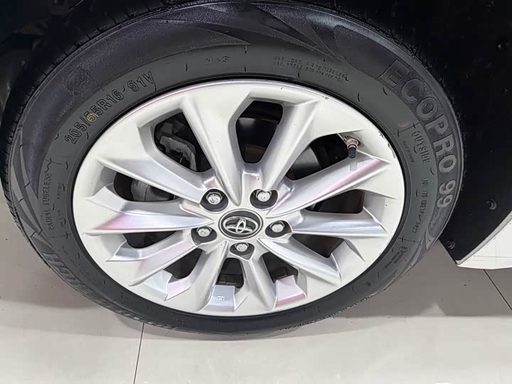 Фото 9 - Toyota Corolla