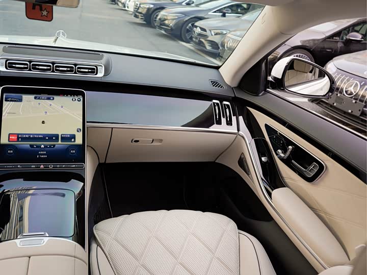 Фото 13 - Mercedes-Benz Maybach S-Class