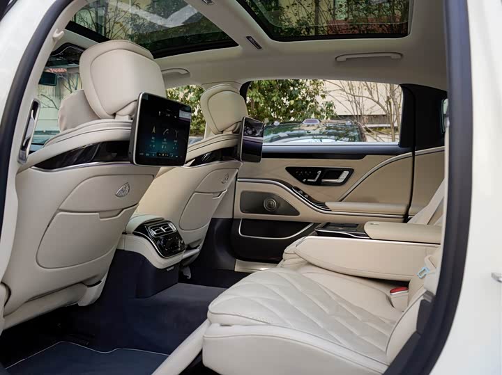 Фото 15 - Mercedes-Benz Maybach S-Class