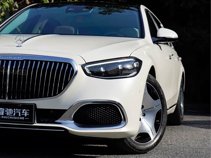 Фото 8 - Mercedes-Benz Maybach S-Class