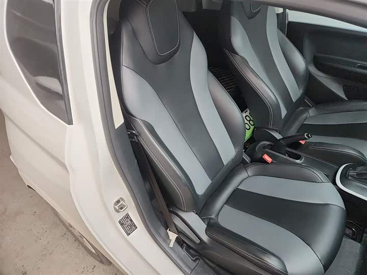 Фото 24 - Roewe Clever