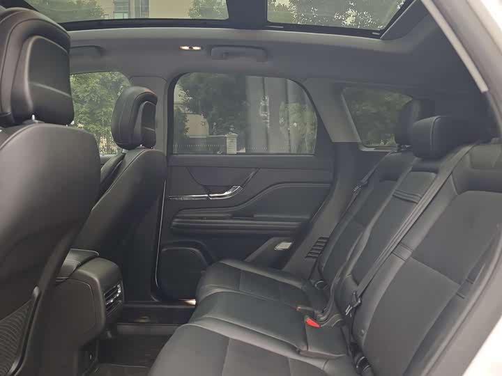 Фото 10 - Lincoln Corsair