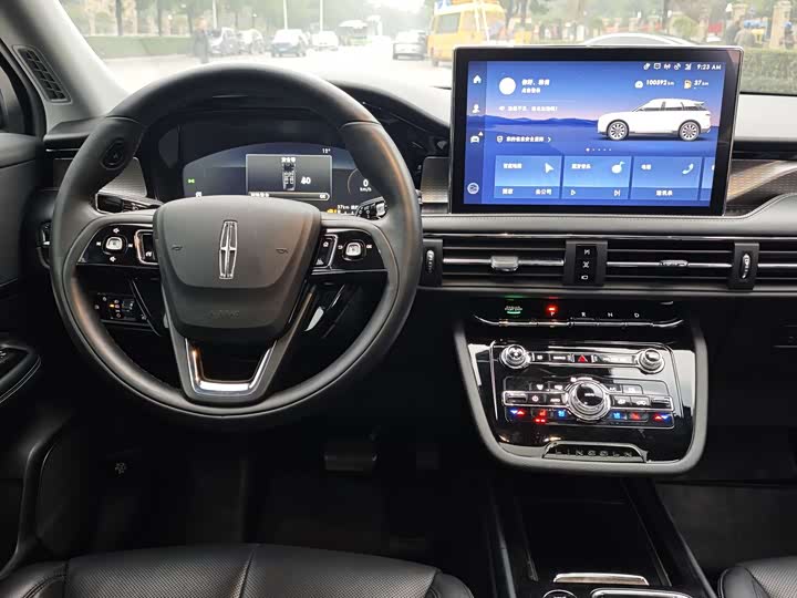 Фото 15 - Lincoln Corsair