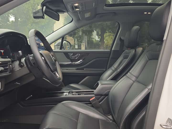 Фото 8 - Lincoln Corsair