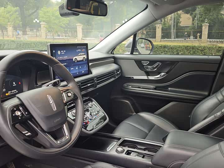 Фото 9 - Lincoln Corsair