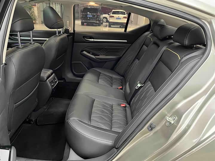 Фото 14 - Nissan Teana