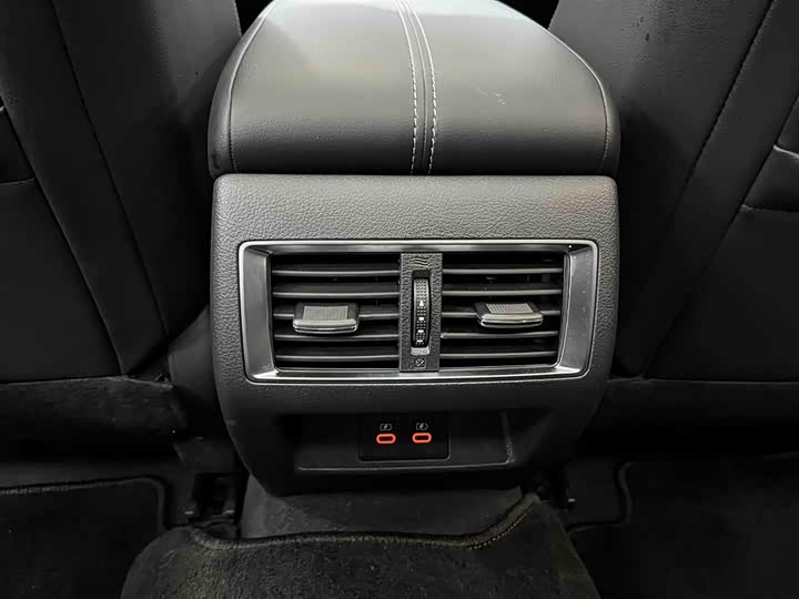 Фото 15 - Nissan Teana