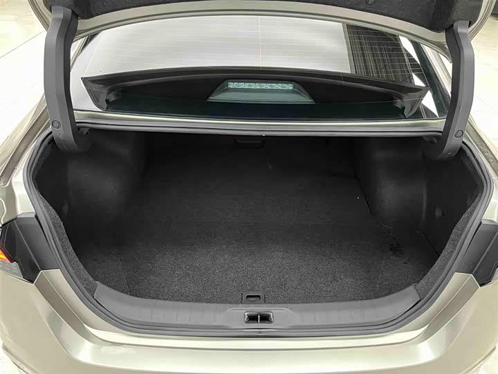 Фото 16 - Nissan Teana