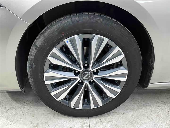 Фото 19 - Nissan Teana