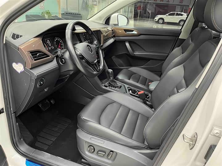 Фото 11 - Volkswagen Tharu