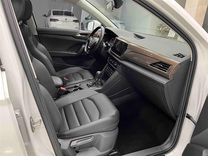 Фото 13 - Volkswagen Tharu