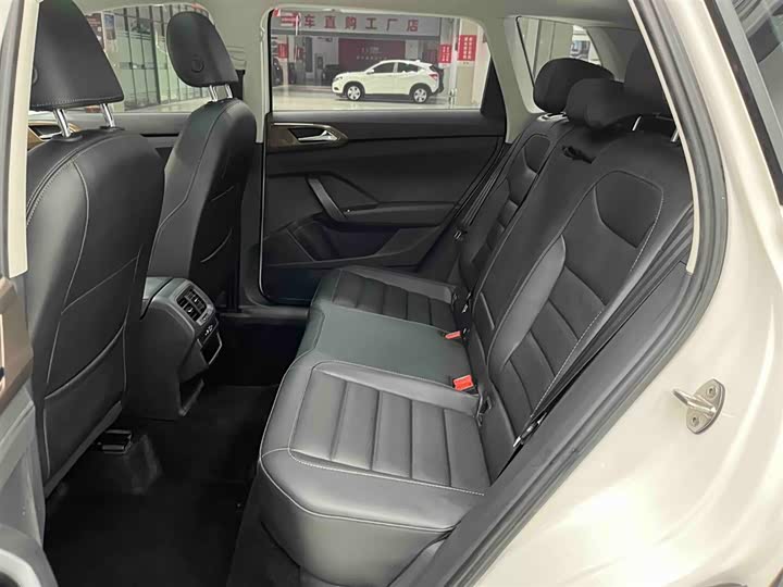 Фото 14 - Volkswagen Tharu