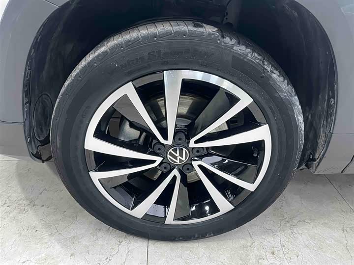 Фото 19 - Volkswagen Tharu