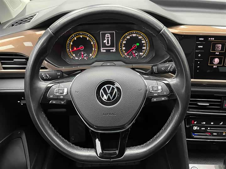 Фото 3 - Volkswagen Tharu