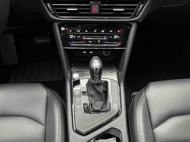 Фото 5 - Volkswagen Tharu