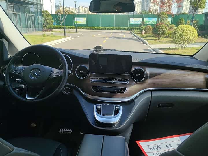 Фото 7 - Mercedes-Benz V-Class