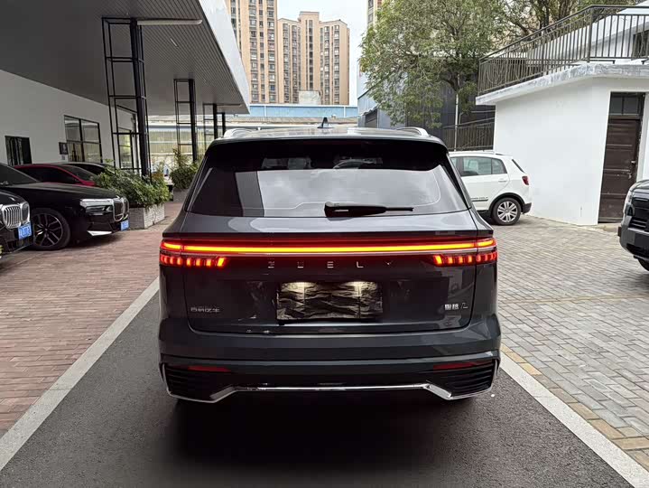 Фото 5 - Geely Monjaro