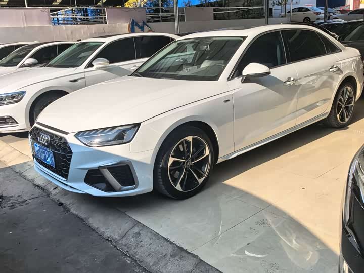 Фото 2 - Audi A4L