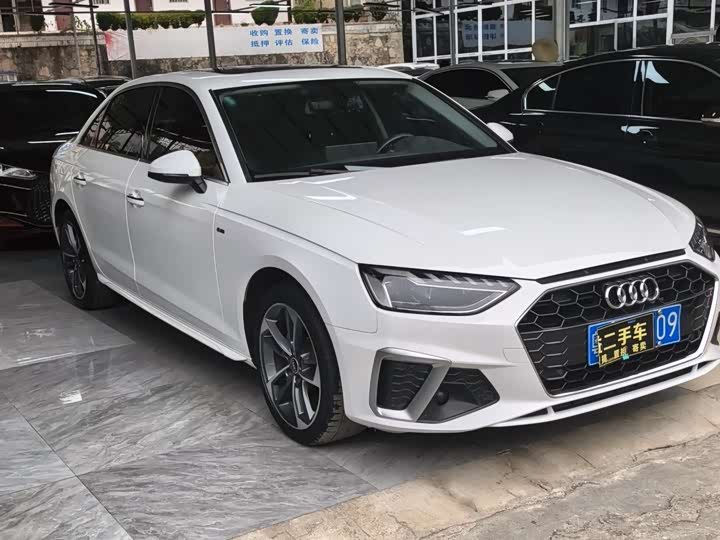 Фото 3 - Audi A4L