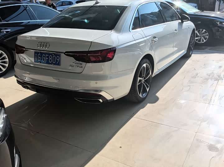 Фото 5 - Audi A4L