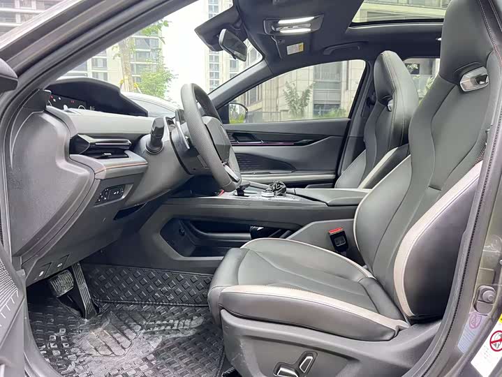 Фото 6 - Changan UNI-V