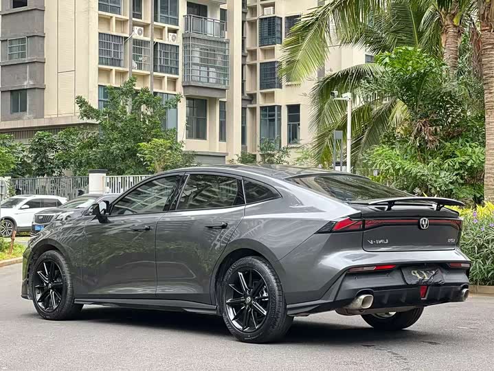 Фото 8 - Changan UNI-V