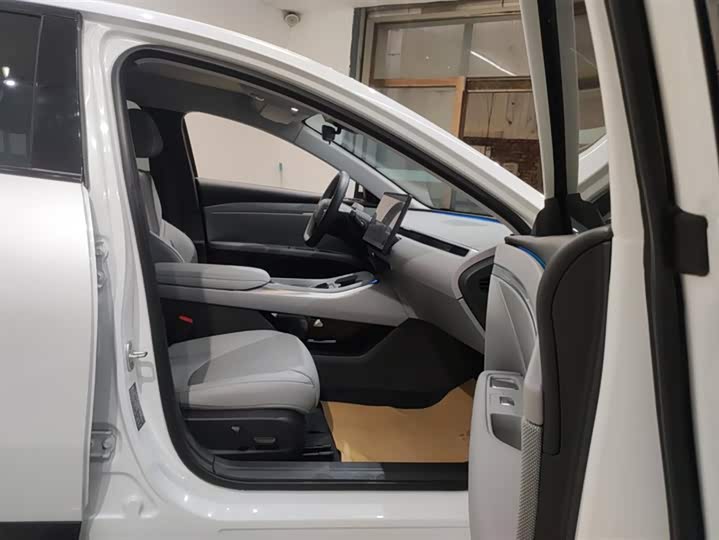 Фото 8 - XPeng Mona M03