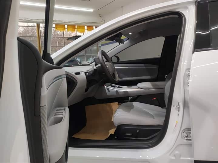 Фото 9 - XPeng Mona M03